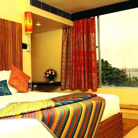 ​Justa Hyderabad Hotel Buitenkant foto