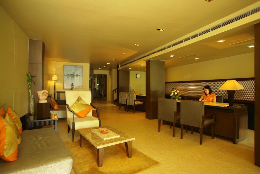 ​Justa Hyderabad Hotel Buitenkant foto