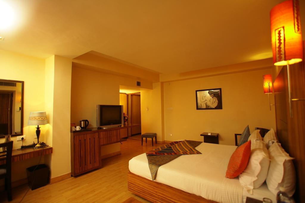 ​Justa Hyderabad Hotel Buitenkant foto