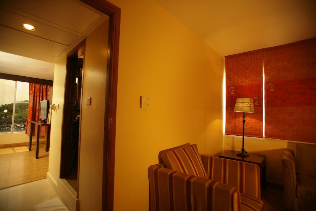 ​Justa Hyderabad Hotel Buitenkant foto