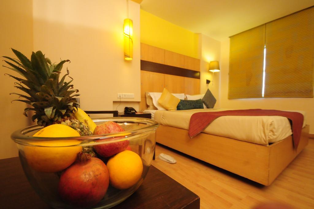 ​Justa Hyderabad Hotel Buitenkant foto