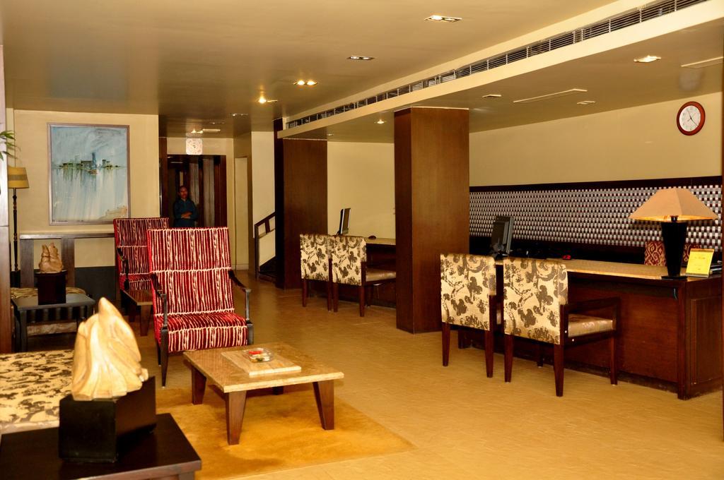​Justa Hyderabad Hotel Buitenkant foto