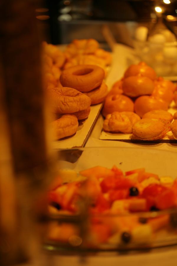 ​Justa Hyderabad Hotel Buitenkant foto