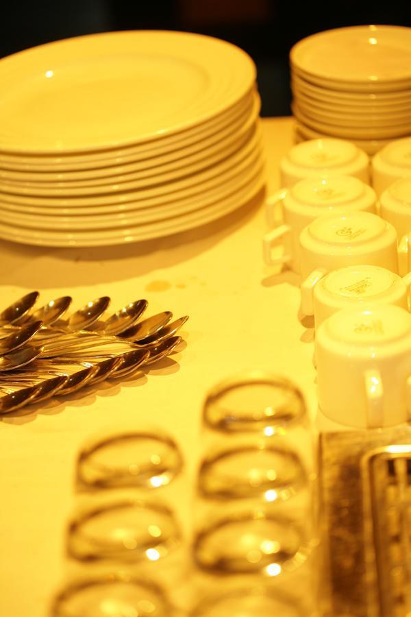 ​Justa Hyderabad Hotel Buitenkant foto