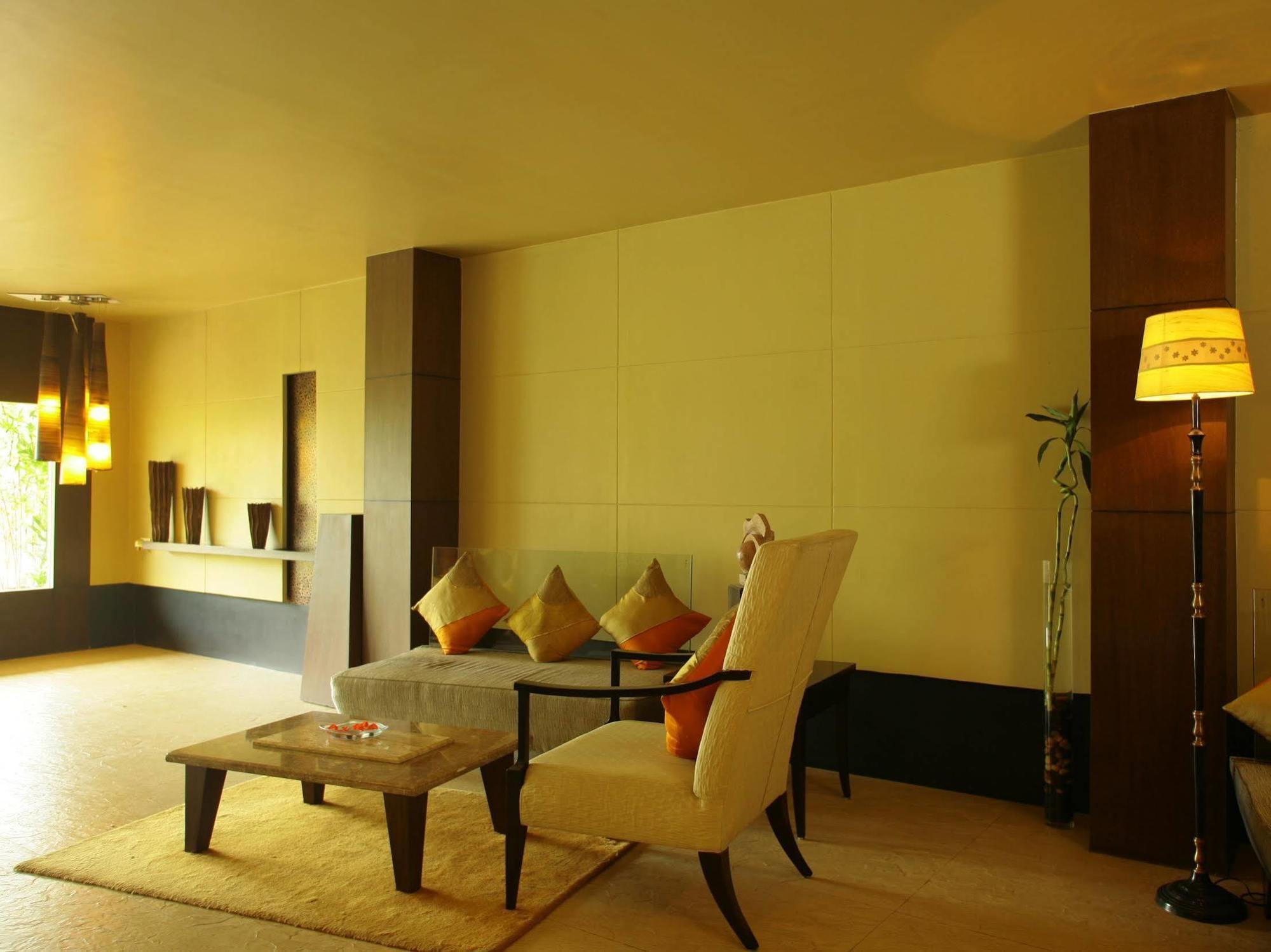 ​Justa Hyderabad Hotel Buitenkant foto