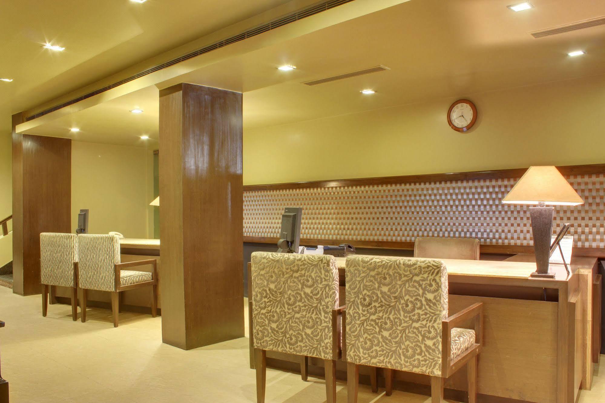 ​Justa Hyderabad Hotel Buitenkant foto