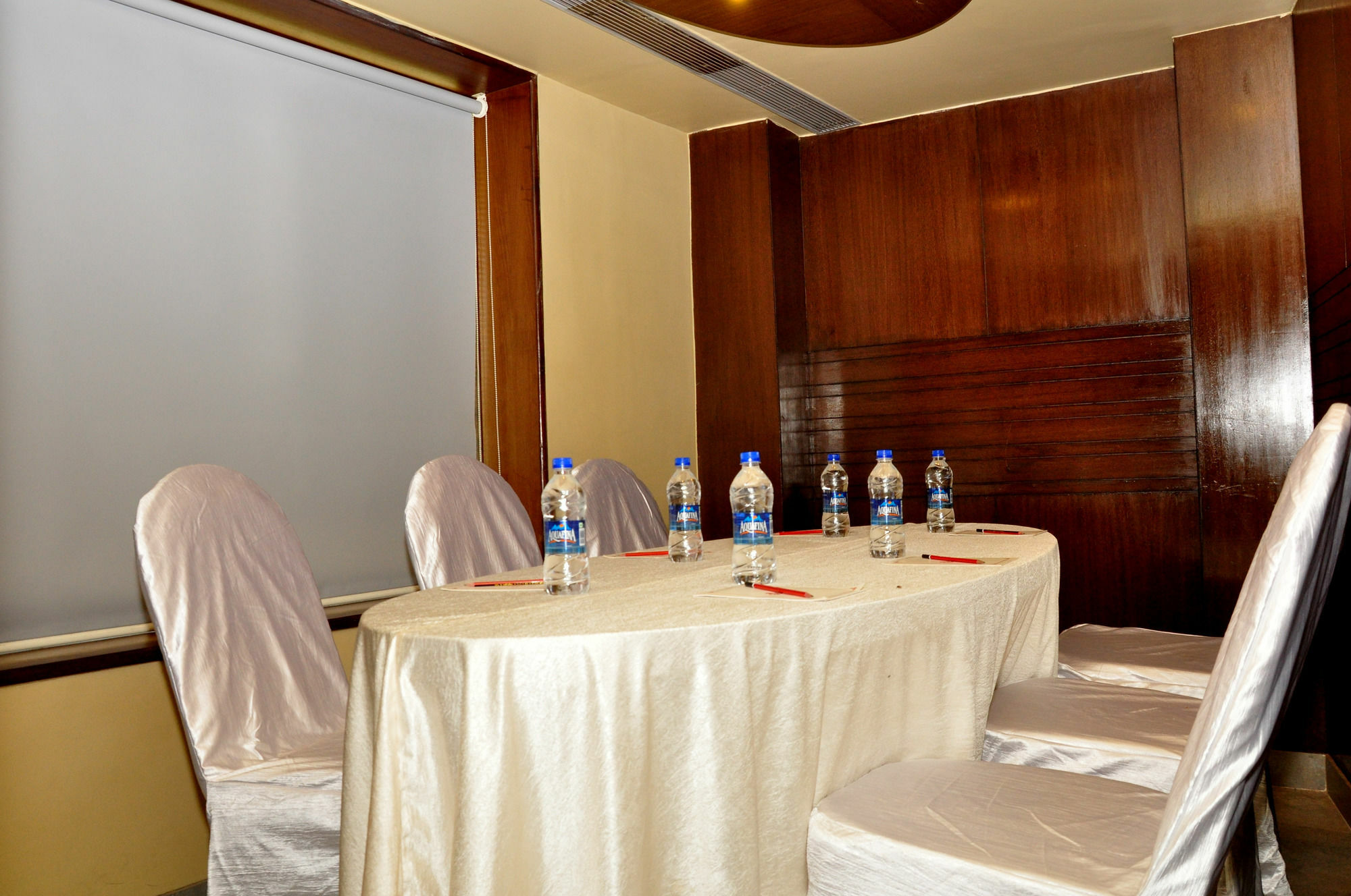​Justa Hyderabad Hotel Buitenkant foto